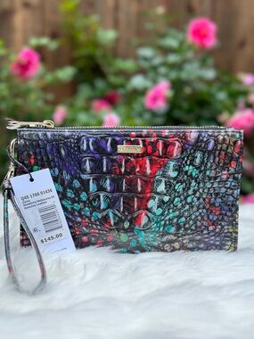 NWT Brahmin Daisy Showtime Melbourne Wristlet